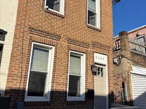 2209 Sears St, Philadelphia, PA 19146