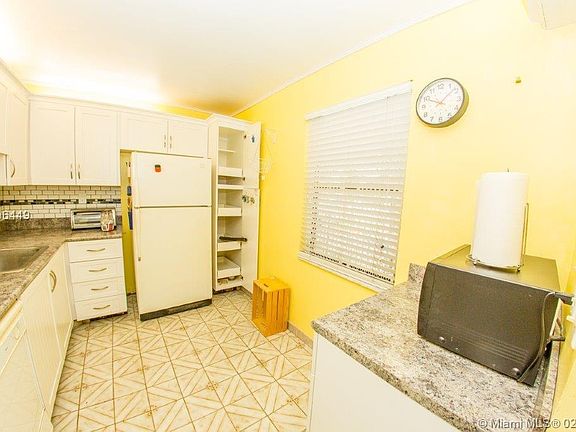 3rd image of 6351 N University Dr APT 304