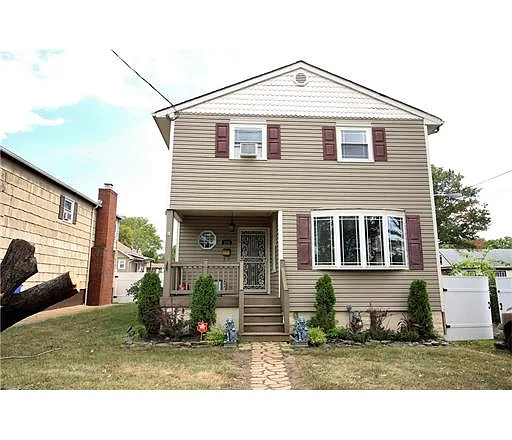 373 East Ave photo 1
