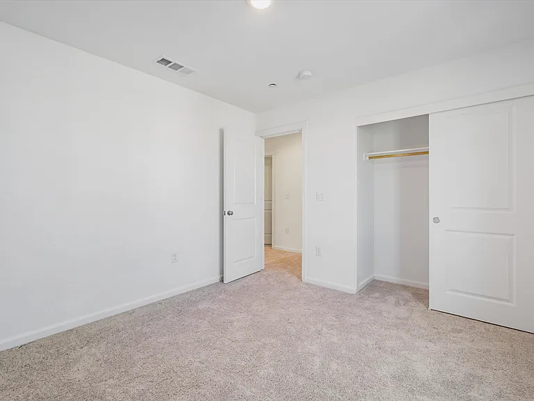 5319 Hames Valley Ln — Photo 32
