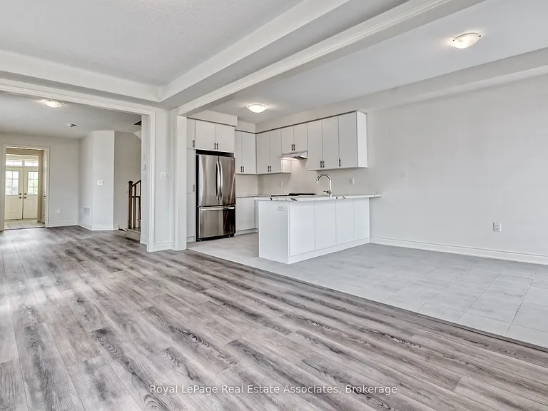 34 Attwater Dr E — Photo 13