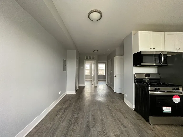 722 N Austin Blvd #1E — Photo 3