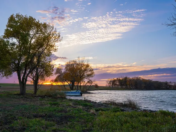 22 Pelican Point Dr, Garvin, MN 56132