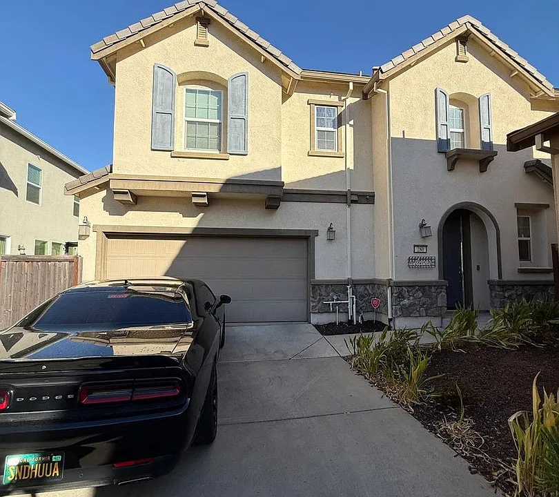 280 Uccello Way
