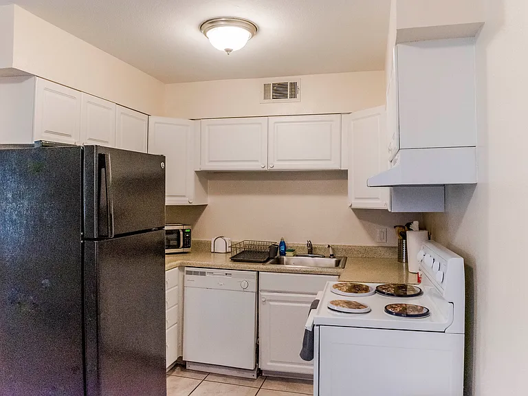 628 Magnolia St — Photo 29