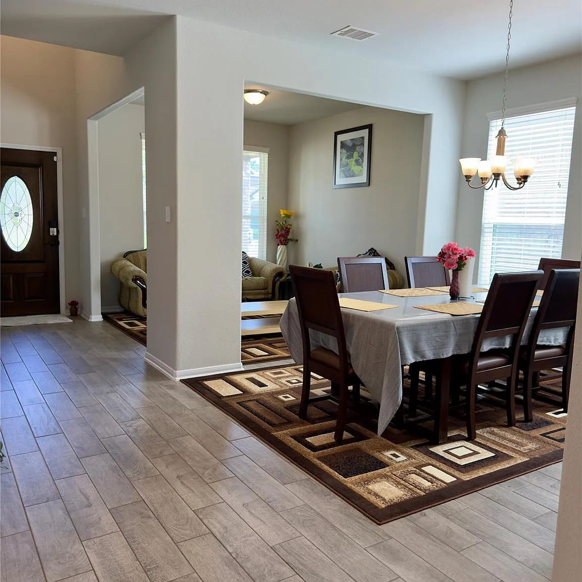 5 bed, 3.5 bath, 2785 sqft, $2,800 — Photo 3
