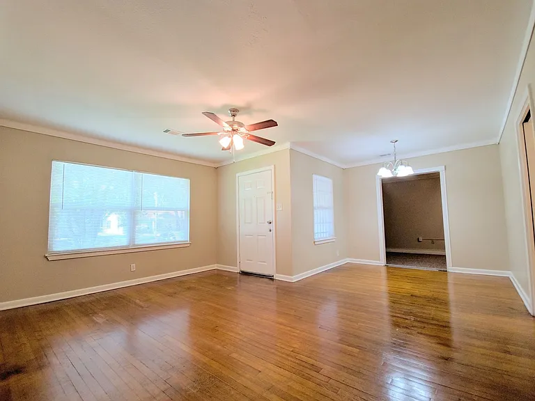 1223 Shawnee St — Photo 12