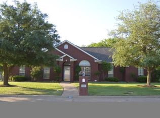 844 Oakmont Dr, Hewitt, TX 76643