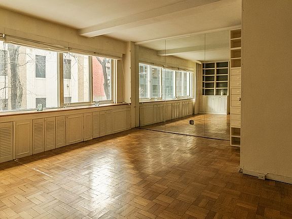 2nd image of 240 E 55th St APT 3E
