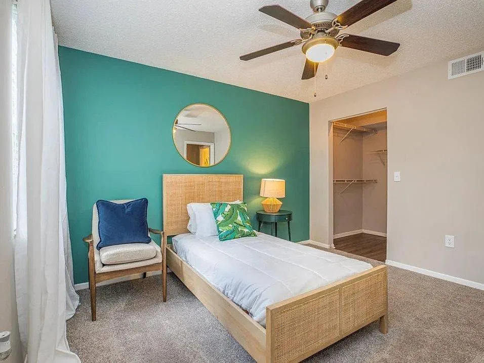 Reserve at Lakeland Apartment Homes — Photo 2