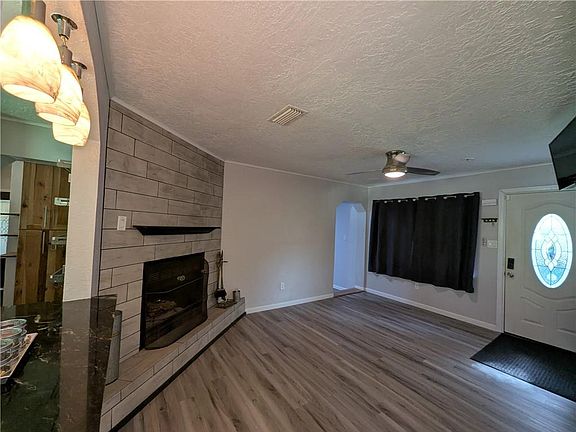 3rd image of 4148 Siesta Dr