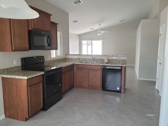 3rd image of 1103 S Gila Dr