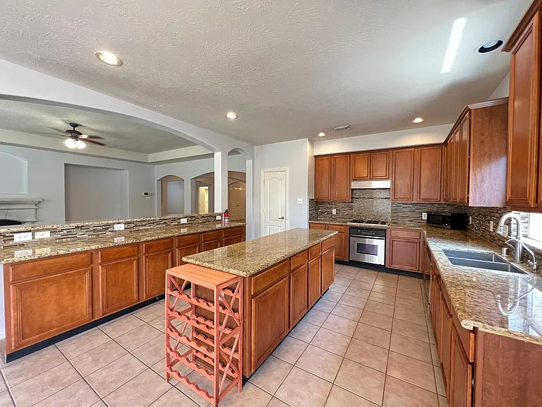 3518 Ellies Ln — Photo 9