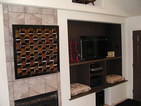 5th image of 899 N Desert Wind Dr