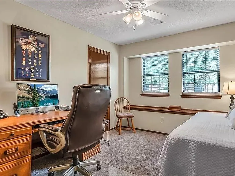 2613 Redwood Ln — Photo 11