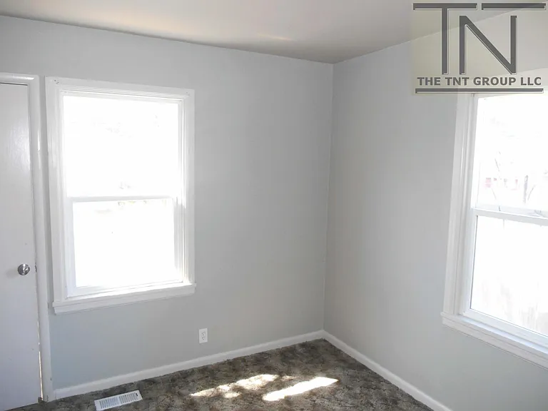 523 S Diamond St — Photo 8