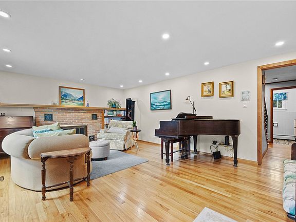 4th image of 3035 Sherwood Rd
