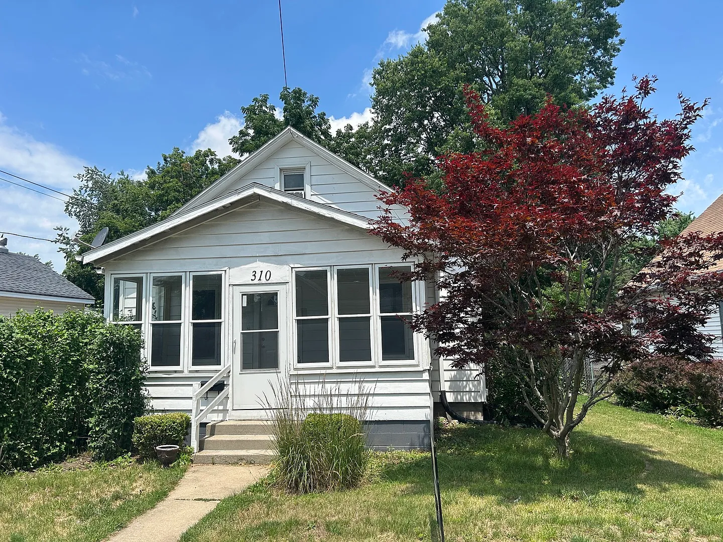 310 E Stewart St photo 1