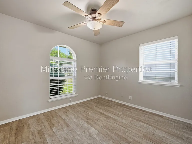 302 Iowa St — Photo 14