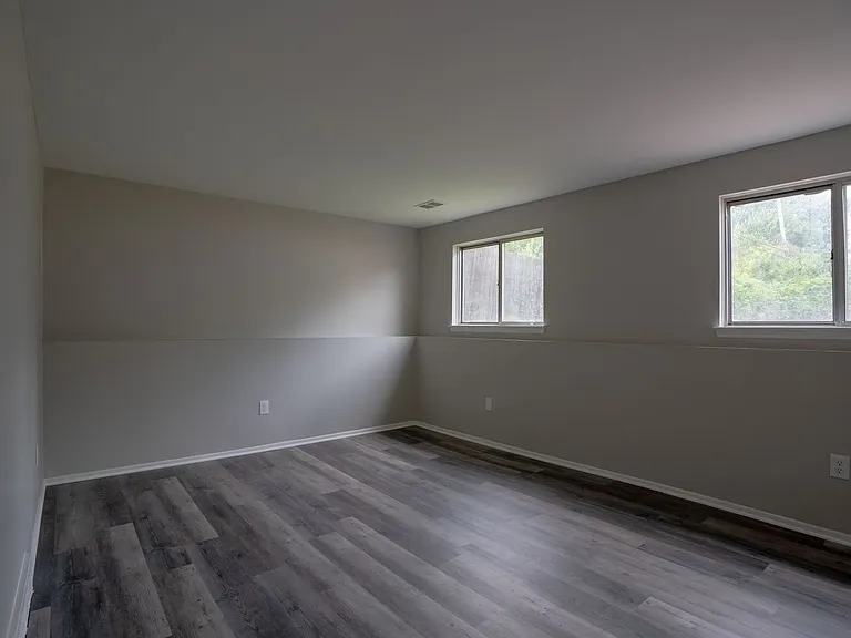 15841 Dort St — Photo 21