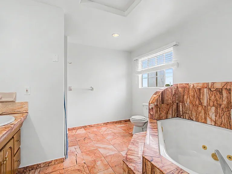 14613 Estrella Ave — Photo 15