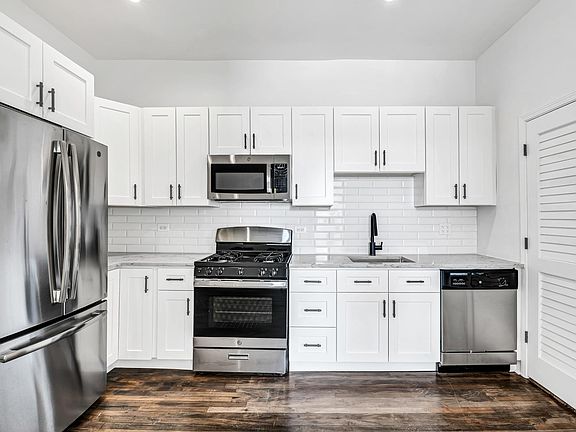 4th image of 1244 N Artesian Ave #3