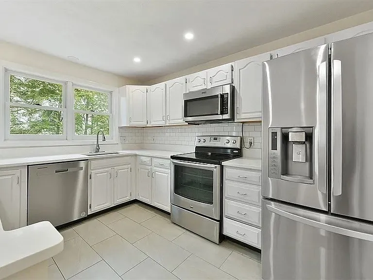 1045 Washington St #2 — Photo 11