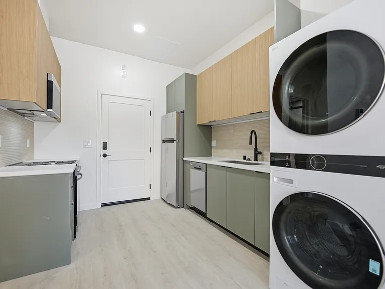 4553 North Ave #1 — Photo 5