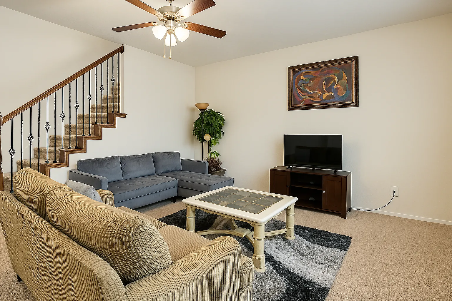 4 bed, 2.5 bath, 1810 sqft, $3,400 — Photo 2