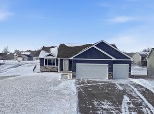515 Winkler Trl N, Cologne, MN 55322