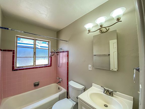 5th image of 1034 E Water St