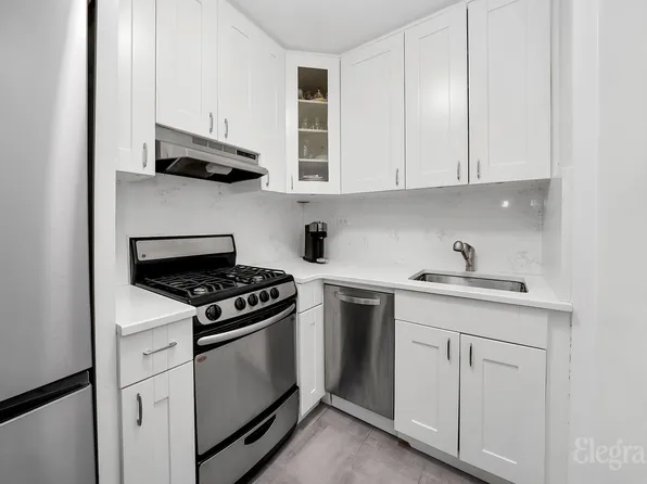 305 East 40th Street 10W image 3 of 7