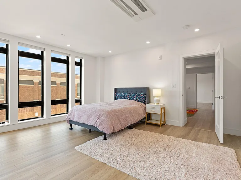 1950 Washington St #2G — Photo 10