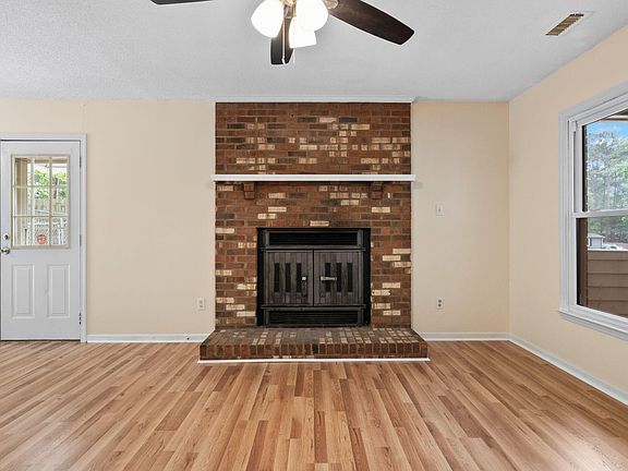 5th image of 2704 De Mille St