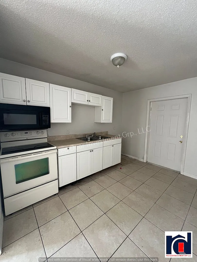 Avenue T Apartments — Photo 4