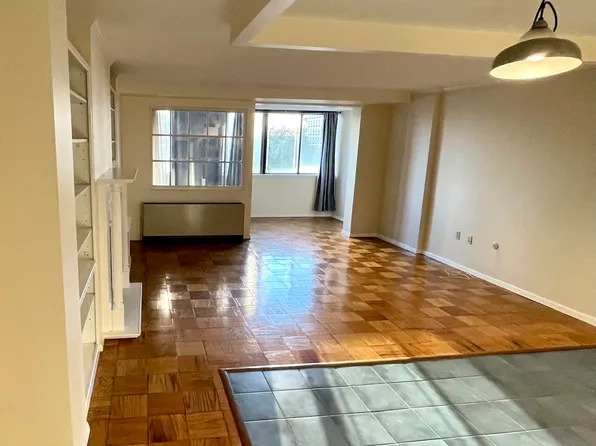 2 Hawthorne Pl, Boston, MA