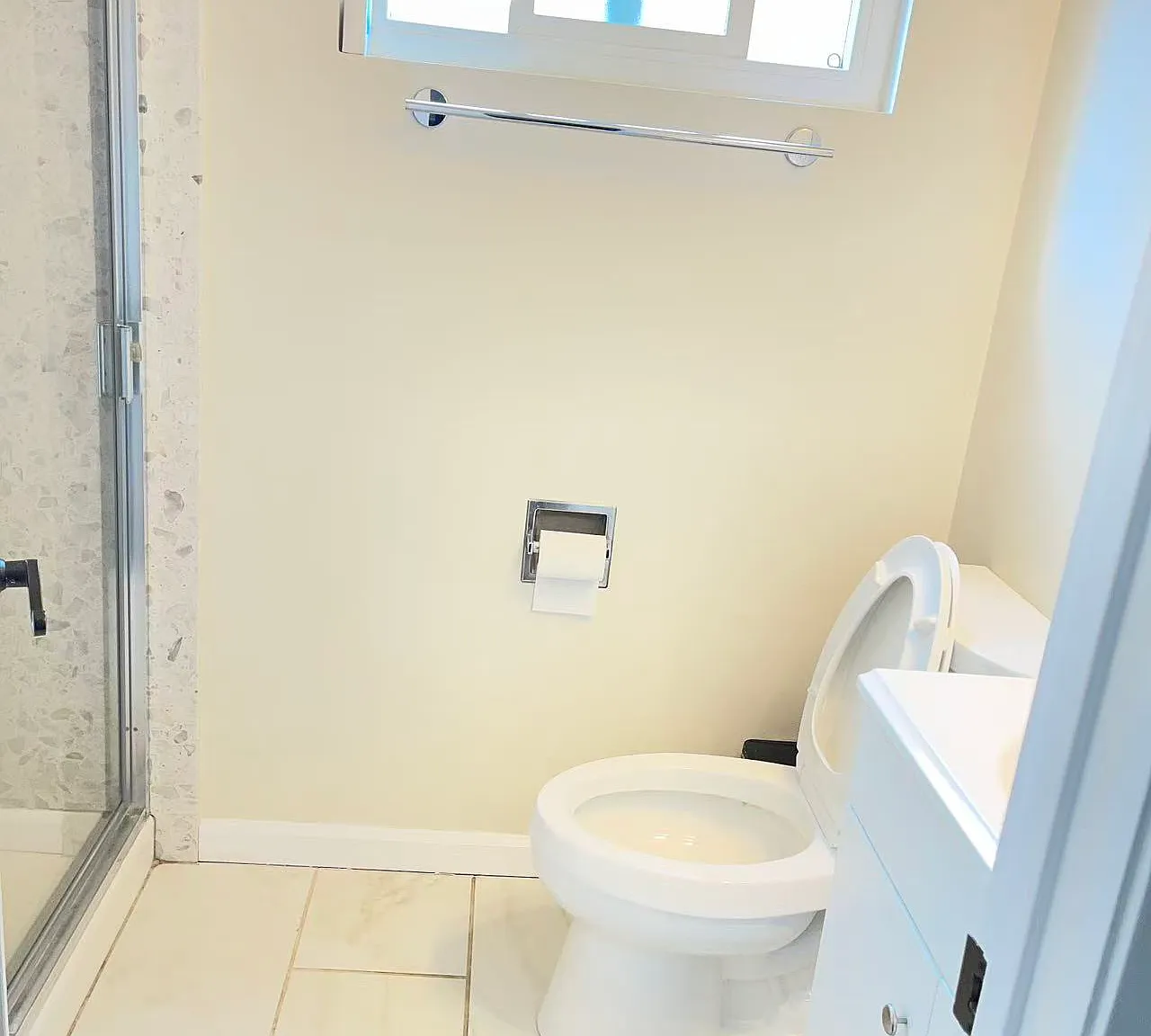 1 bed, 100 sqft, $1,590 — Photo 3