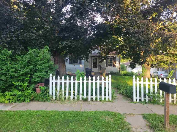 719 5th Avenue Pl, Coralville, IA 52241