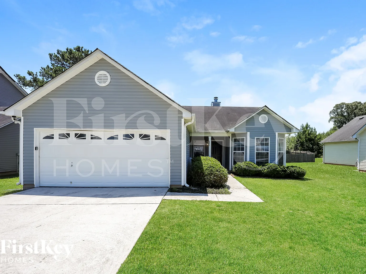 3 bed, 2.5 bath, 1355 sqft, $1,660 — Photo 1