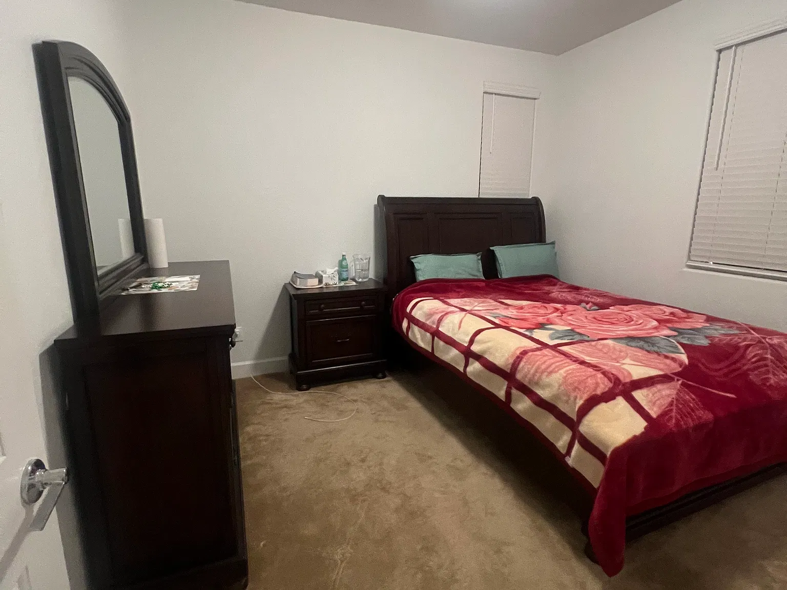 4 bed, 3.5 bath, 3038 sqft, $750 — Photo 4