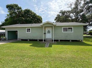 402 Schriever St, Jennings, LA 70546