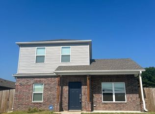 923 S Nighthawk Ln, Fayetteville, AR 72701