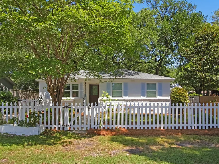 1440 Moultrie St — Photo 16