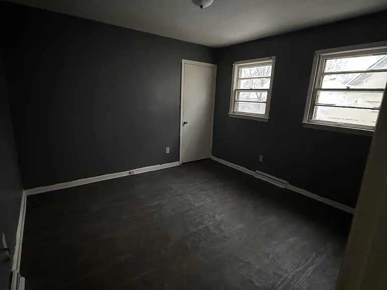 577 E Florida Ave — Photo 4