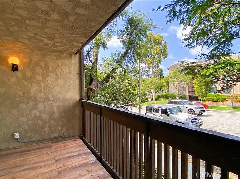5901 Canterbury Dr #11 — Photo 14