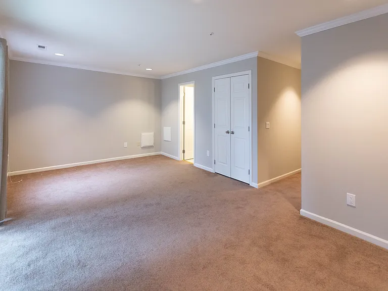 1807 Locust Grove Rd — Photo 14