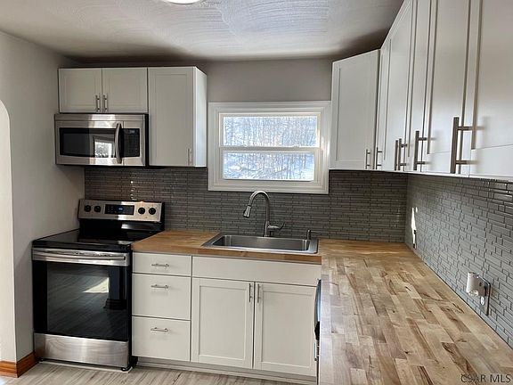 3rd image of 399 Lunen St
