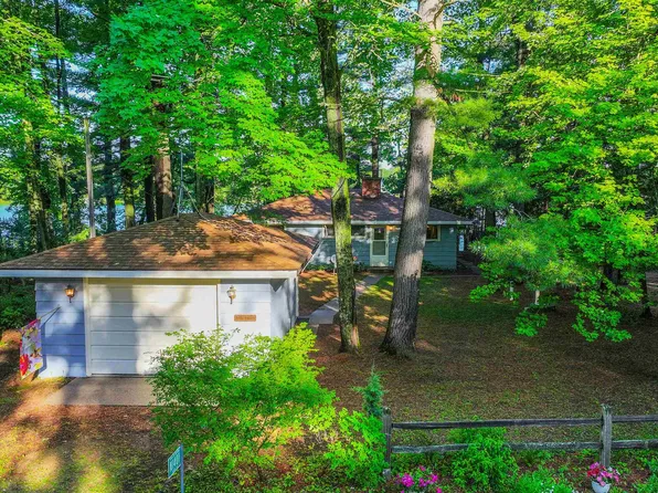 N1401 Speer Rd, Waupaca, WI 54981