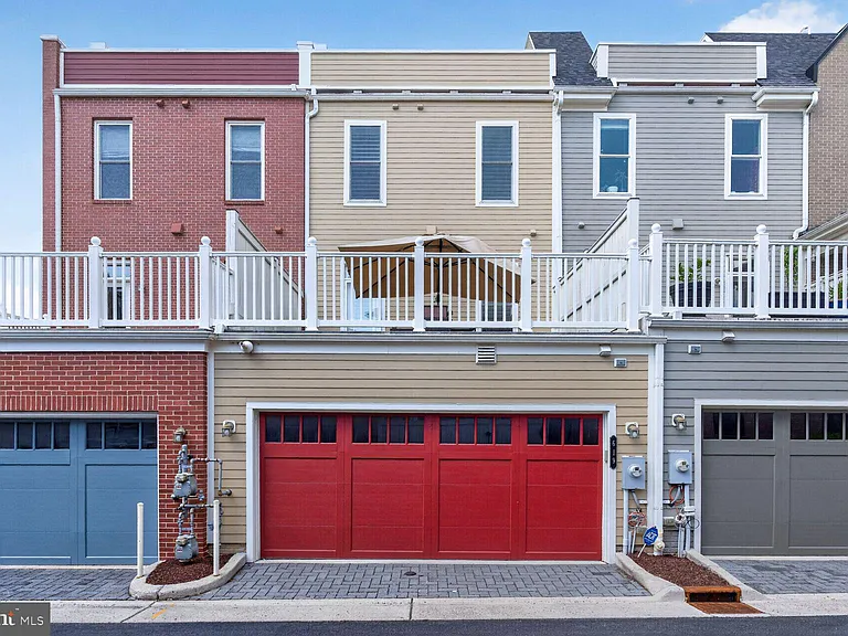 619 E Custis Ave — Photo 30