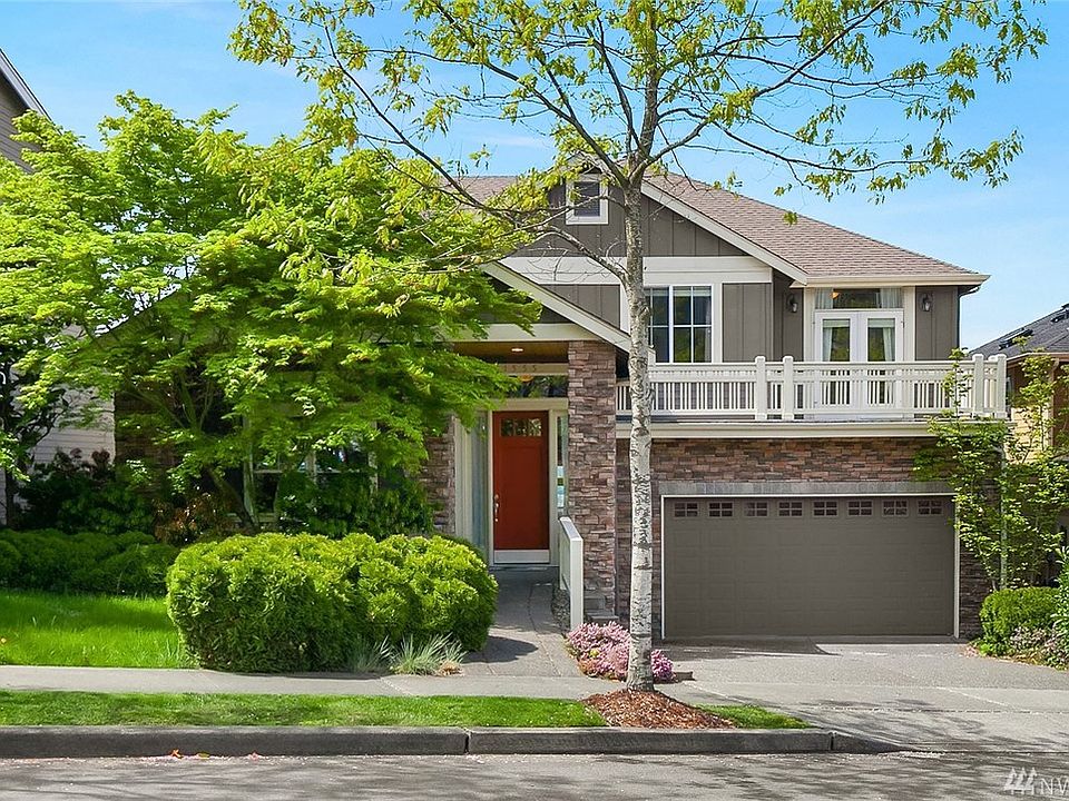 1st image of 1555 25th Ave NE